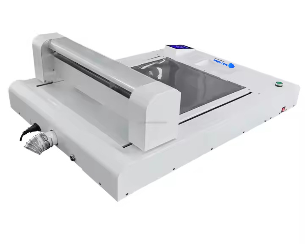High-precision No.1 flatbed cutting plotter machine with touchscreen display and dual cutting heads for cardboard and packaging design.